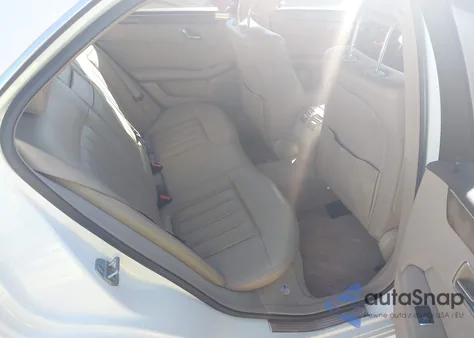 2011 Mercedes-Benz E 350 4Matic из США, поврежденный, VIN WDDHF8HB7BA314897